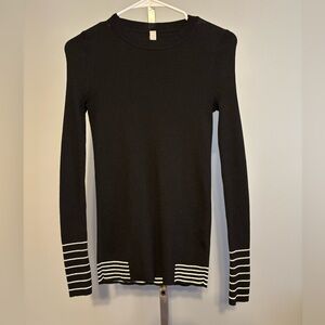 Athleta Sweater Top Women XS black Wool Blend Comfort Stretch Tight Knit